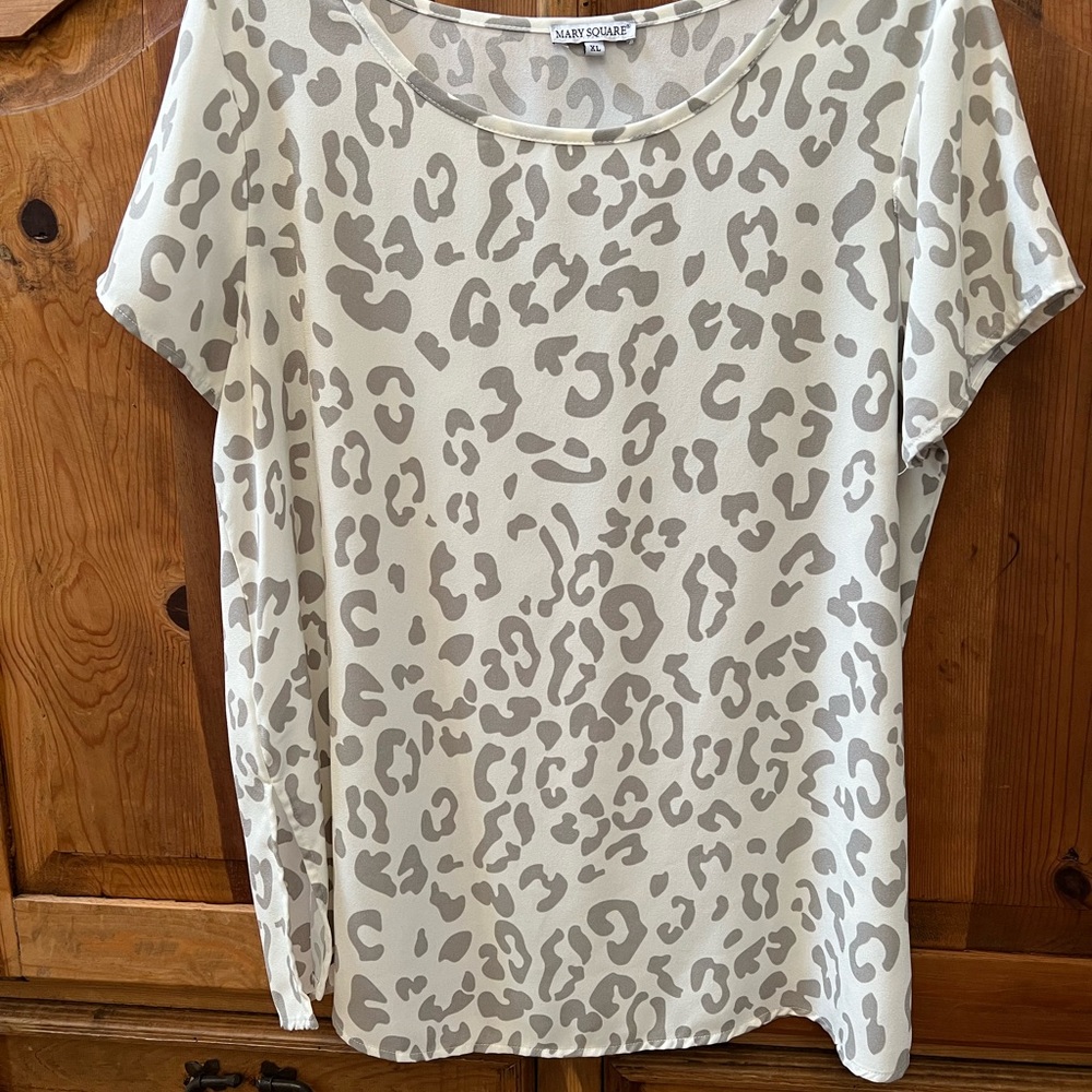 Mary Square Size XL Animal Print Blouse